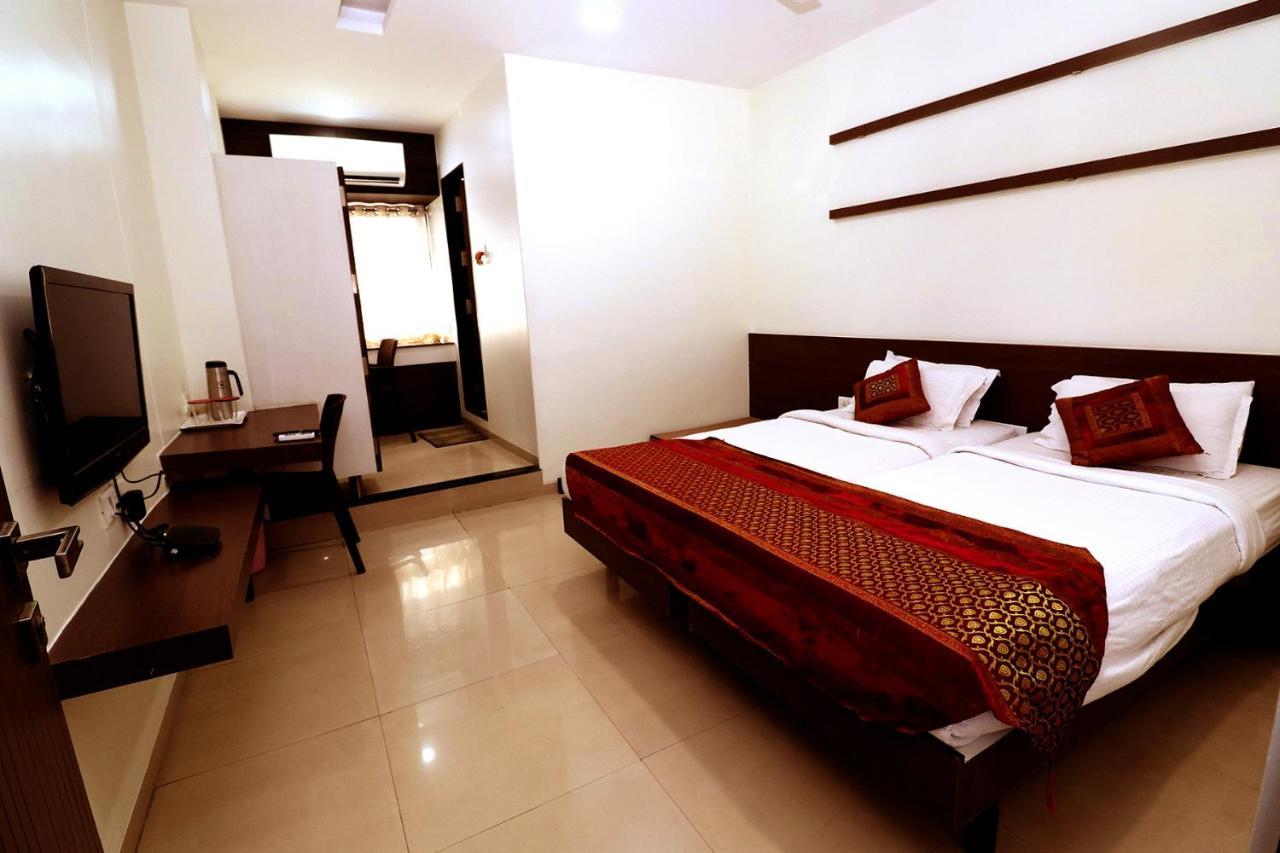 Hotel Girnar Αουρανγκαμπάντ Εξωτερικό φωτογραφία