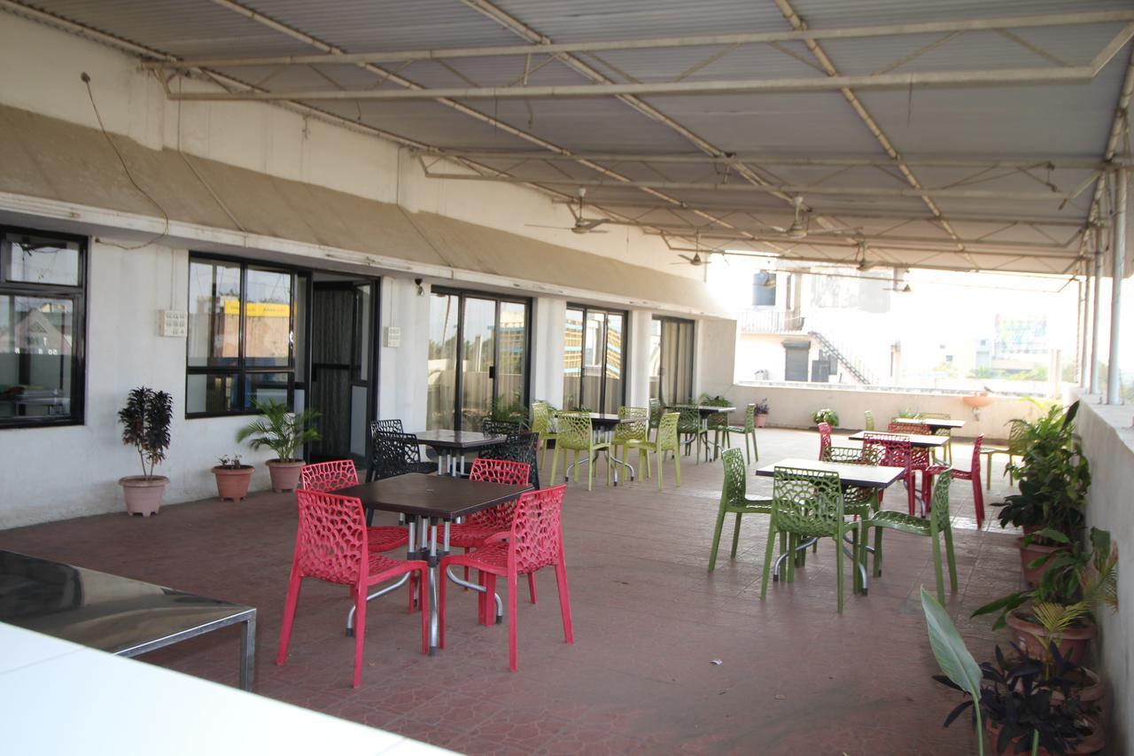 Hotel Girnar Αουρανγκαμπάντ Εξωτερικό φωτογραφία